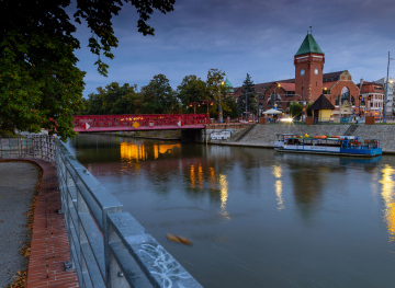 Most Piaskowy i Hala Targowa we Wrocławiu