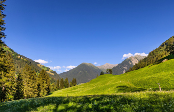 Górskie Łąki między Moos i St. Leonhard, Tyrol Południowy, Włochy