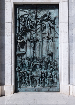 Drzwi z brązu do katedry Almudena w Madrycie 