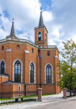 Neogotycki kościół św. Marcina w Krzeszowicach