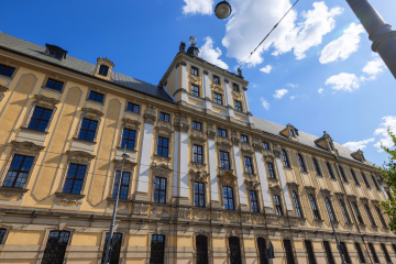 Uniwersytet Wrocławski - Frontowa Fasada Budynku
