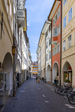 Via dei Portici w Bolzano, Włochy