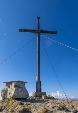 Drewniany Krzyż na Szczycie Griessenkareck. Austria.