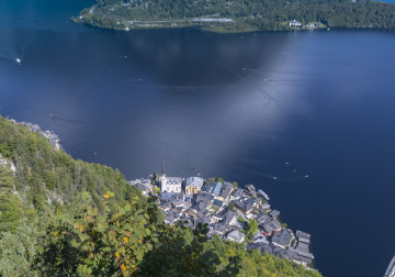 Widok na Hallstatt i Jezioro Hallstätter See, Austria
