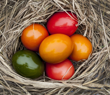 Kolorowe Jajka Wielkanocne Na Sianie