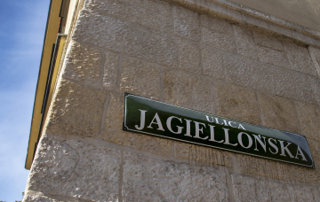 Ulica Jagiellońska - tabliczka na murze