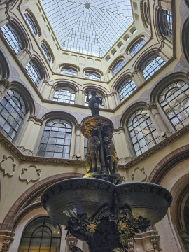 Pasaż Ferstel w Wiedniu, wnętrze ze szklanym stropem