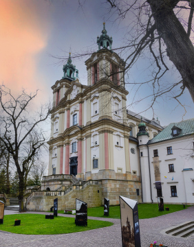 Bazylika św. Michała Archanioła i św. Stanisława w Krakowie. Kościół na Skałce - zdjęcie stockowe