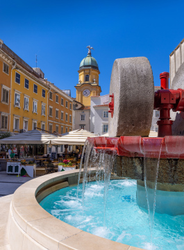 Rijeka, Chorwacja fontanna w centrum starego miasta