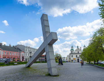 Częstochowa - Krzyż na placu Daszyńskiego