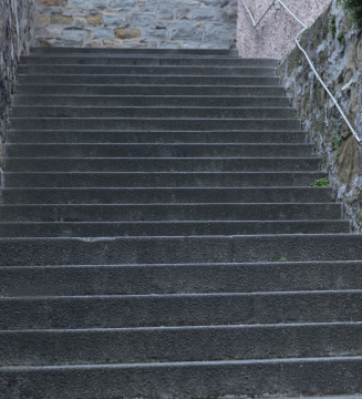 Stare schody w mieście
