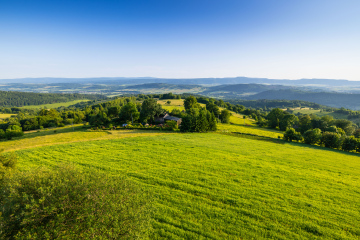 Panorama z Wieży Widokowej na Górze św. Anny , Dolny Śląsk - zdjęcie stockowe