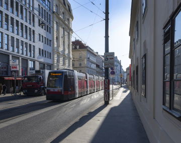 Tramwaj i Ulica Rennweg w Wiedniu.
