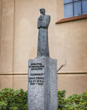 Pomnik kardynała Adama Stefana Sapiehy w Krakowie