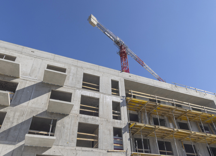 Budynek z Betonu. Plac budowy.