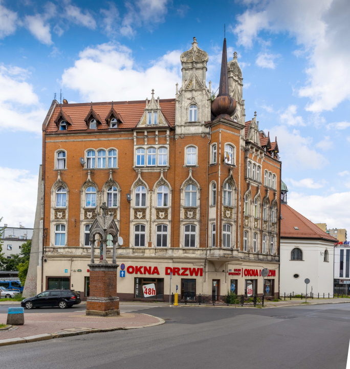 Kamienica prz rogu Korfantego i Krakowskiej w Bytomiu