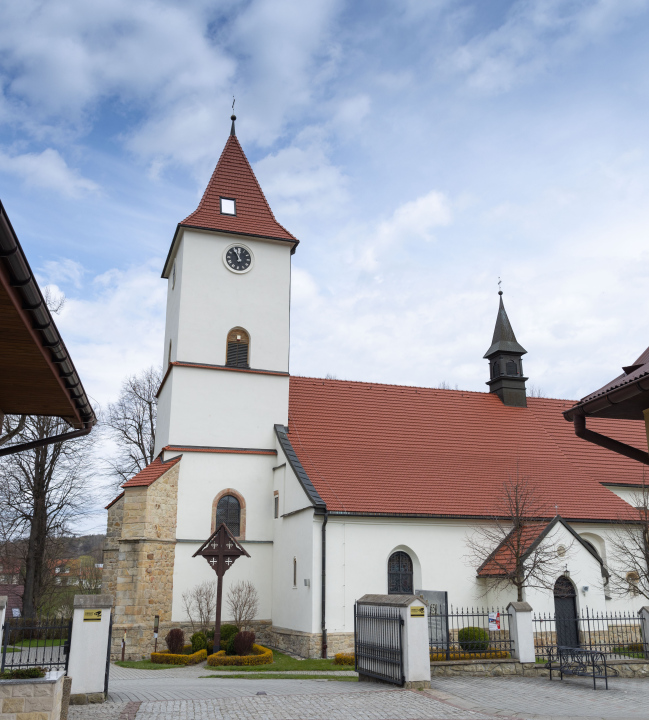 Kościół św. Andrzeja Apostoła w Lipnicy Murowanej - widok z boku, zdjęcie stockowe