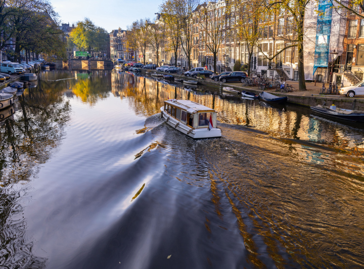 Kanał w Amsterdamie