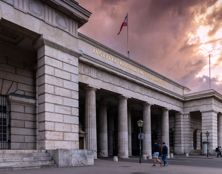 Brama Pałacu Hofburg W Wiedniu - zdjęcie stockowe