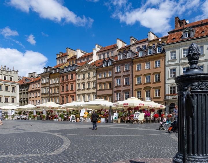 Starówka, zabytkowe kamienice w starej części Warszawy