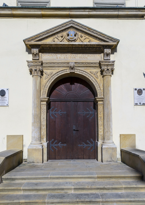 Zabytkowy Portal Tarnowskiego Ratusza