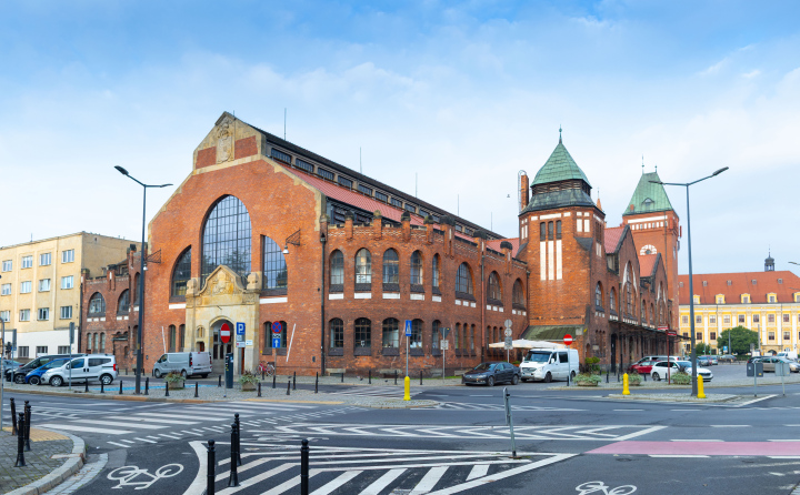 Hala Targowa we Wrocławiu przy ul. Piaskowej 17