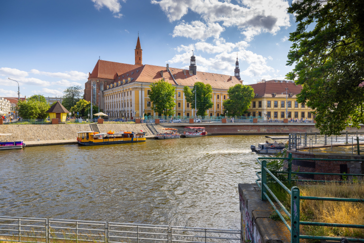 Gmach Wydziału Filologii Uniwersytetu Wrocławskiego, dawniej Budynek Klasztoru