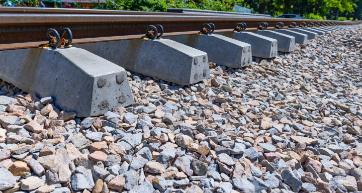 Tory Kolejowe na Betonowych Podkładach
