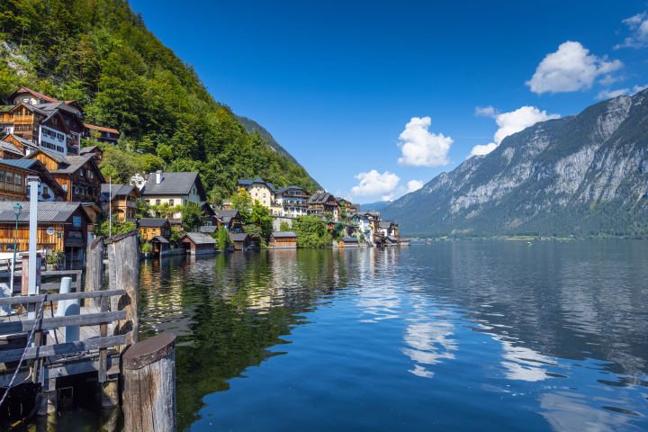 Hallstatt Austria, widok na miasto i jezioro