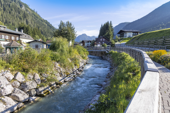 Górski Strumień w Miejscowości Flachau