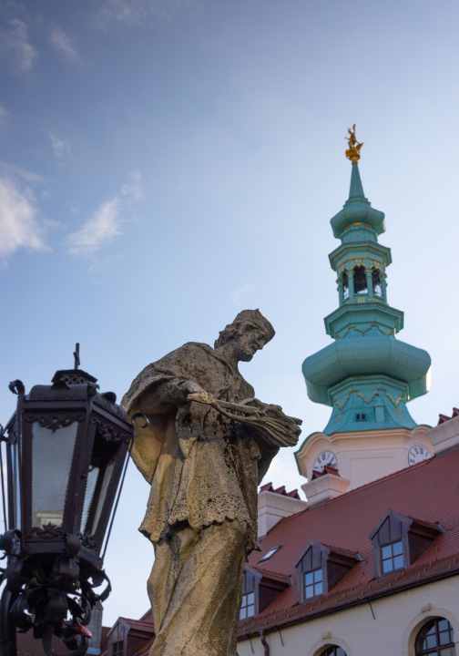 Posąg Jana Nepomucena i Wieża Michalska w Bratysławie