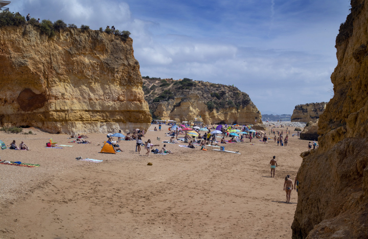 Plaża Dona Ana w Portugalii