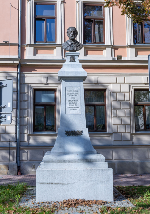 Popiersie Józefa Szujskiego w Tarnowie